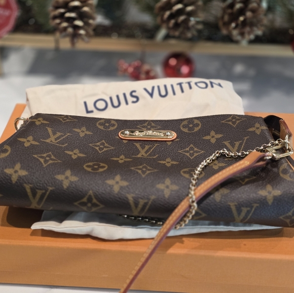 Louis Vuitton Eva Handbag Monogram Canvas Bag - Picture 3 of 4